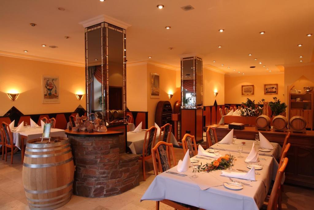 Hotel Restaurant Zum Schlossberg Wadern Zewnętrze zdjęcie